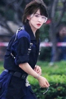 大学情侣360水滴摄像头